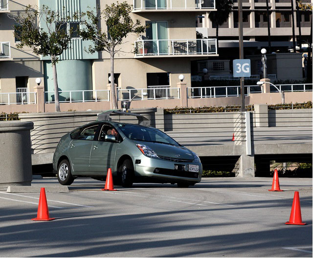 California passes a bill to legalize self-driving cars